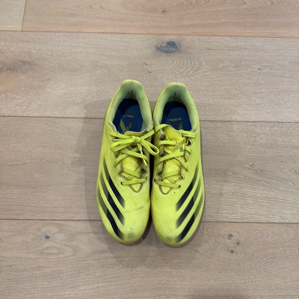 Adidas Ghosted soccer cleats size 7.5